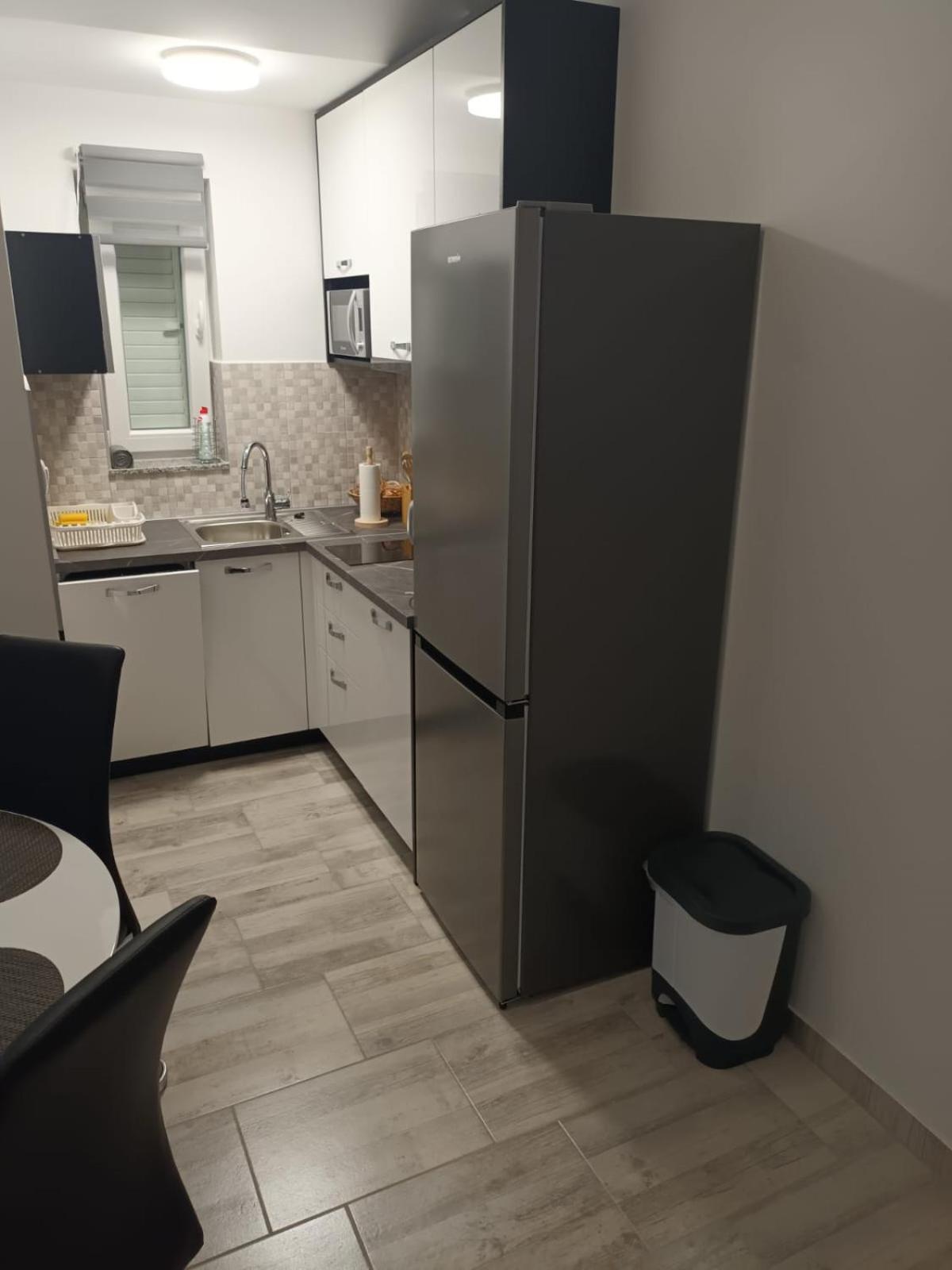 Apartmani Lucija Povljana Exterior foto